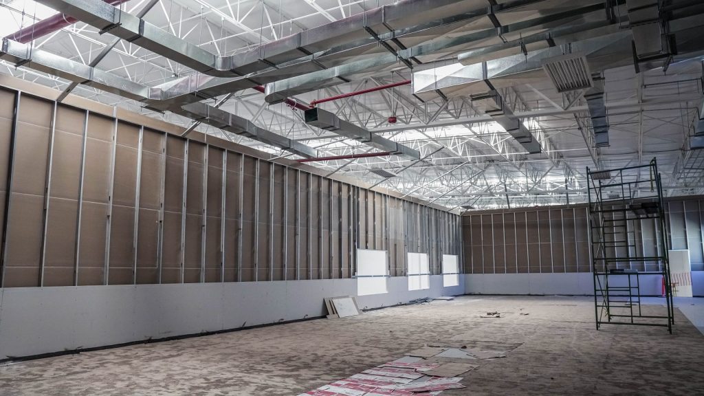 Aislamiento termico naves industriales scaled 1